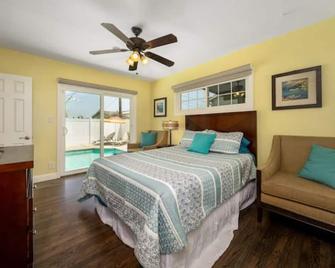 Come enjoy the pool in sunny San Diego!!! - El Cajon - Soveværelse