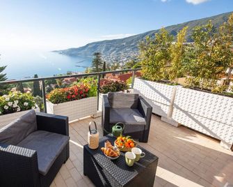 Infinity Blue - Sunny Apartment With The View - Ospedaletti - Balcon
