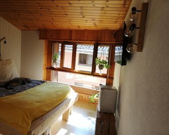 Chez Cathy chambre chez l'habitante - Sitten - Schlafzimmer