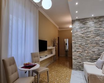 Roman Holidays House Marconi - Roma - Sala de estar