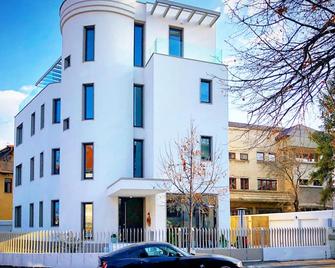 Pergola Boutique Hotel - בוקרשט - בניין