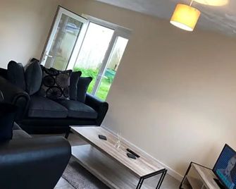 Highgate Inn Hotel - Pembroke - Wohnzimmer