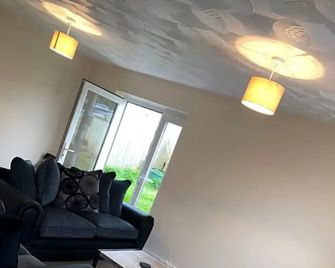 Highgate Inn Hotel - Pembroke - Wohnzimmer