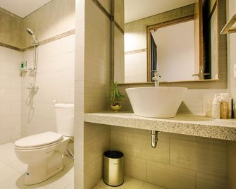 Lokal Bali Hostel - Kuta - Banheiro