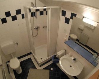 Centercourt Hotel - Γκρατς - Μπάνιο