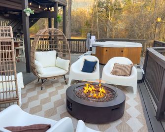 Lay Lodge at Falling Water Resort - Walhalla