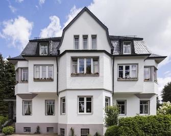 Suite-Premium-Ensuite with Shower - Bad Steben - Building