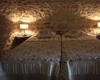 Chrysalide-Apartment-Superior-Countryside View-Ensuite With Shower - Laudun-l'Ardoise - Habitación