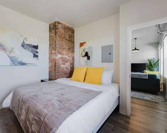 2br Modern Retreat Near Henry Ford - Détroit - Chambre