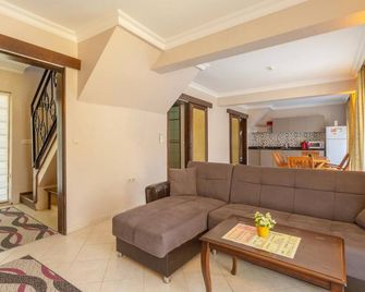 Villa Bercu Paradise - Ortaca - Wohnzimmer