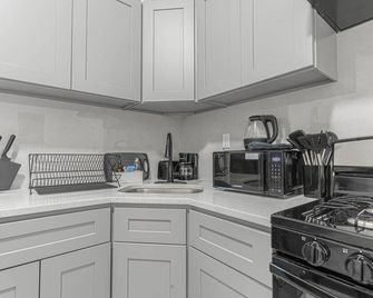Modern 2br Near Laguardia & Subways - Queens - Cozinha