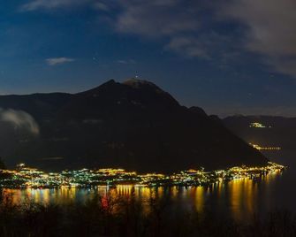 Essentia Guest House - Faggeto Lario - Buiten zicht