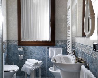 Hotel Roma - Camposampiero - Ванна кімната