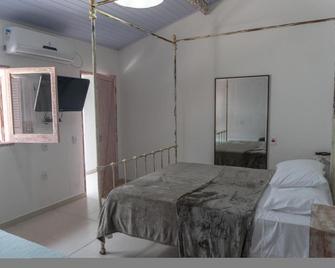 Suites Encantarias Entrada Indep Itagua - Ubatuba - Habitación