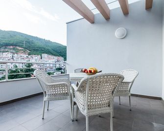 Adriatik Budva apartments - Budva - Balcon