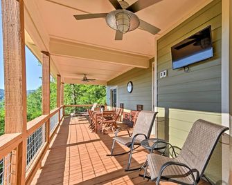 Hiawassee Home w/ Views 1 Mi to Lake Chatuge - Hiawassee - Balcony