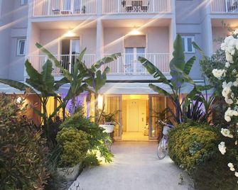 فندق بيجو - فورتي ديي مارمي - مبنى