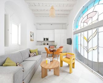 Numa Seville Solea - Seville - Living room