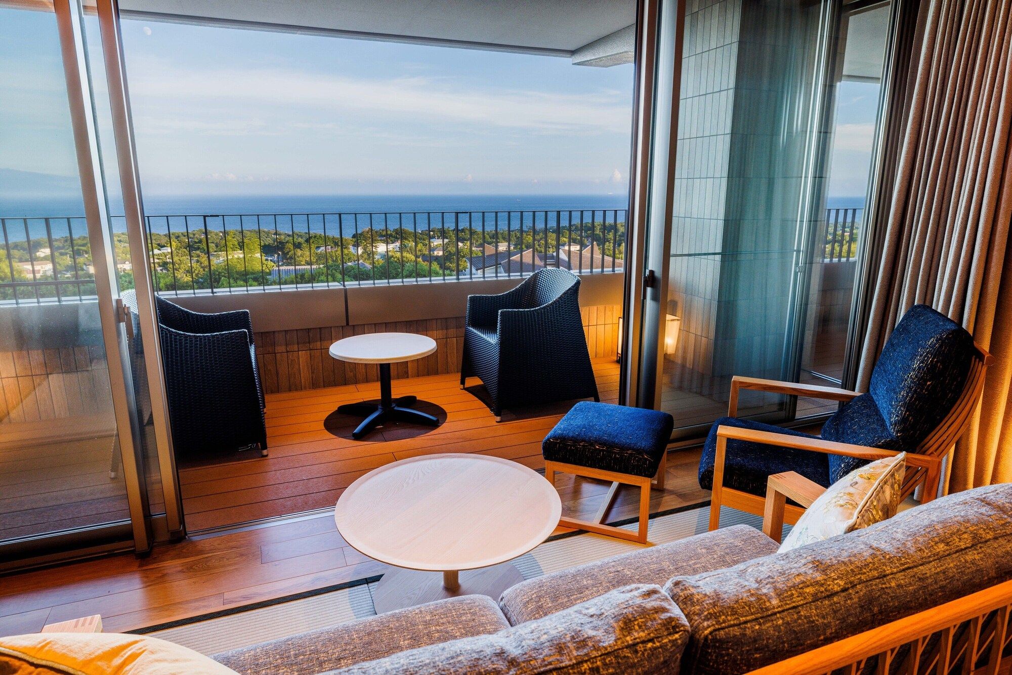 Kamenoi Hotel Izukogen - Ito - Balcón