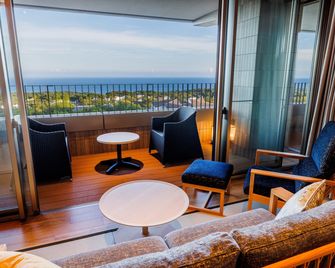 Kamenoi Hotel Izukogen - Itō - Balcony