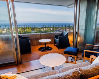 Kamenoi Hotel Izukogen - Ito - Balcón