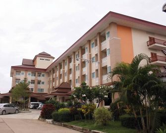 Butnamtong Hotel - Lampang - Budova
