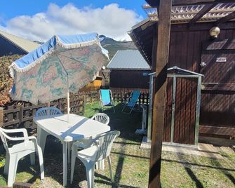 Cosy family chalet for 4 people. Pets allowed. - Barcelonnette - Patio