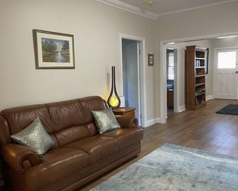 Mimosa Cottage - Glen Innes