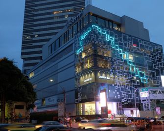 Post Factory Bed & Breakfast Sathorn Hostel - Adults Only - Bangkok - Bygning