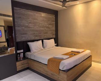 Hotel Jb's Minerva Grand - Khammam - Bedroom