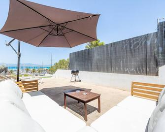 Holiday Home 'Son Veri D'abaix Izquierda' with Sea View, Wi-Fi and Air Conditioning - Llucmajor - Patio
