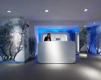 Grand Hotel Ambasciatori Wellness & Spa - Chianciano Terme - Receptionist