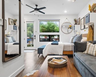 Holly House - Austin - Wohnzimmer