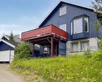 3 Bedroom Beautiful Apartment In Røros - Røros - Building