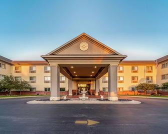 Quality Inn & Suites Hannibal - Hannibal - Bygning