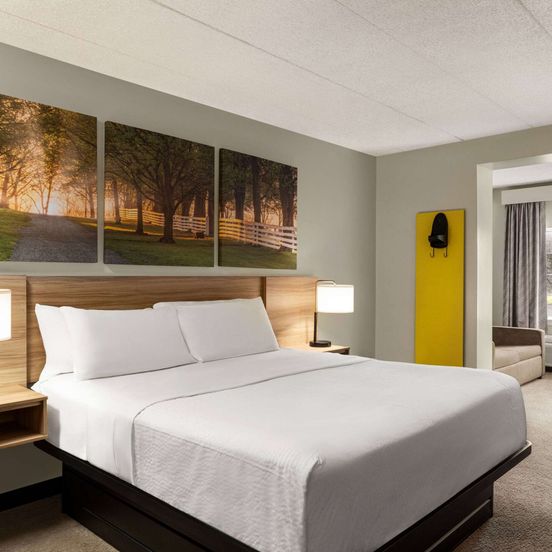 Bedroom view of Days Inn & Suites by Wyndham Lancaster Amish Country