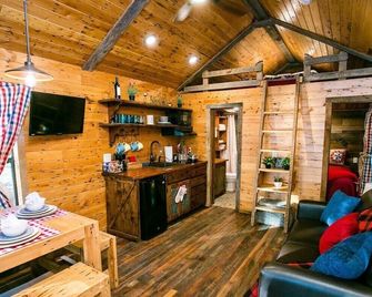 Long Cove Resort and Marina - Charlotte