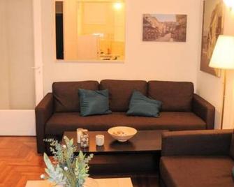 Comfortable apartment in Acropolis - Atenas - Sala de estar
