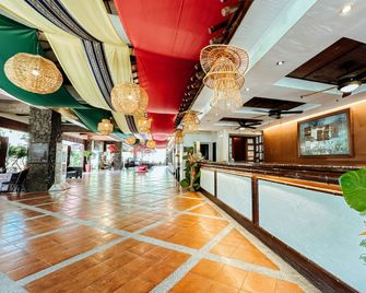 Waterfront Insular Hotel Davao - Davao - Recepção