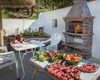Hostal Los Pinos - Pollença - Patio