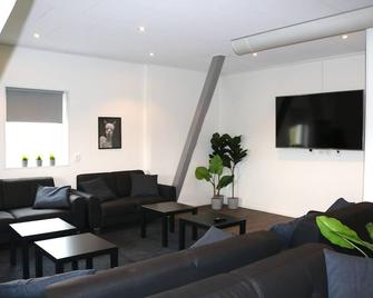 Kaerraton Vandrarhem - Ahus - Wohnzimmer