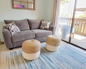 Tiki Condo 261 home - South Padre Island - Living room