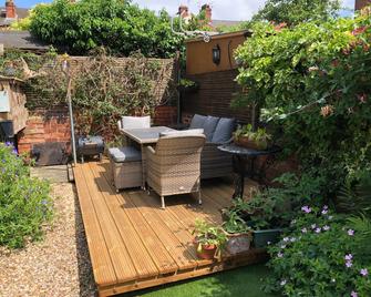 202 guesthouse - Lincoln - Patio