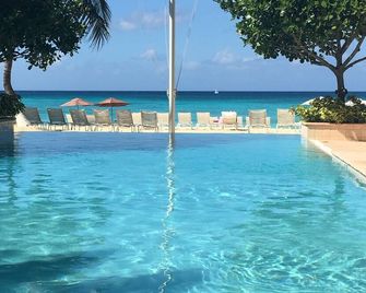 Caribbean Club Luxury Condo Hotel - George Town - Pool