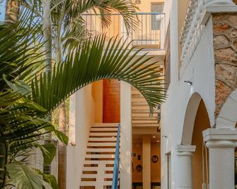 Hotel Tunich Naj & Hostal - ויאדוליד