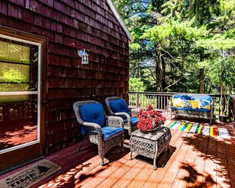 Hill Top Retreat Cottage With Amazing Views - Waynesboro - Balcony