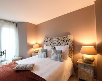 Cit'Hotel La Villa Julia - Agon-Coutainville - Camera da letto
