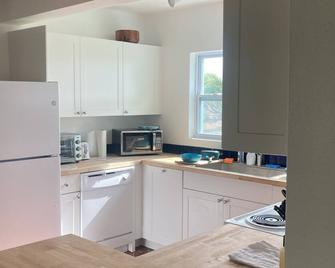 Bahamas oceanfront paradise. 250 off if you stay 8 nights. - Cockburn Town - Kitchen