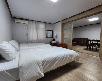 Sorak Y Hostel - Sokcho - Bedroom