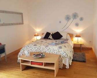 Au p'tit Venton (passive house), in the countryside 1km from chemin du halage - La Jaille-Yvon - Schlafzimmer